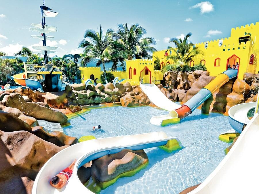 crown paradise club cancun water park